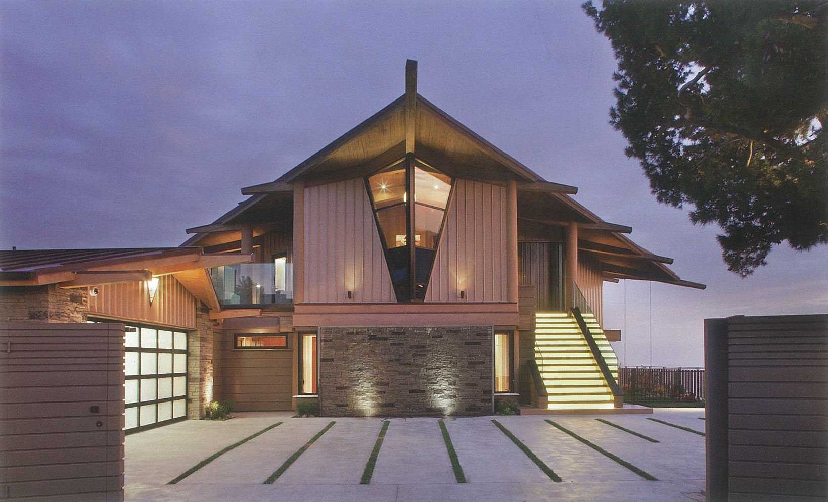 Macapa Flying Wing Home - history of modern architecture design - Dean Larkin Design