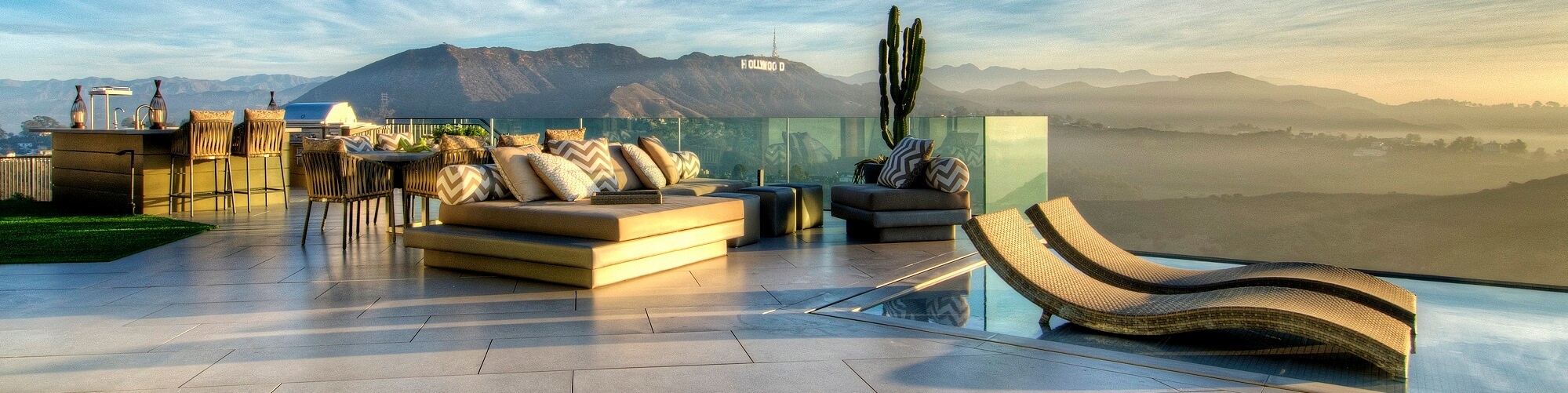 macapa-patio-overlooking-mountains- by Dean Larkin Design Architect Firm